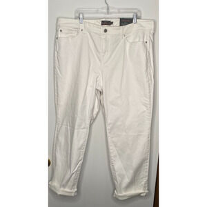 NWT Torrid White Boyfriend Straight Vintage Stretch Jeans Plus Size 22